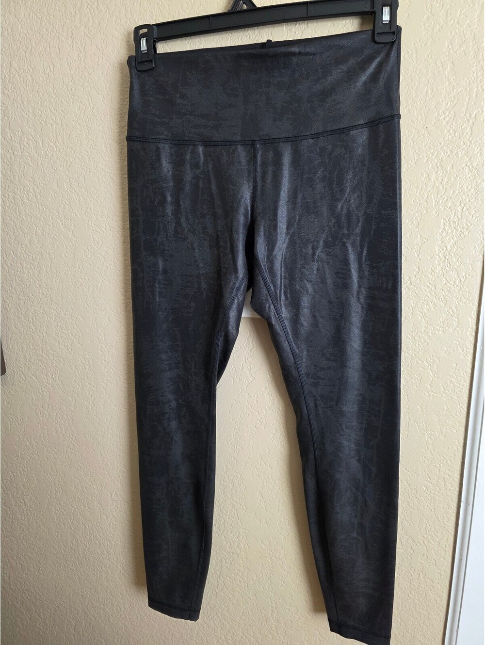 Lululemon Wunder Under Shine Black Leggings Size 10, Excellent Used Condition